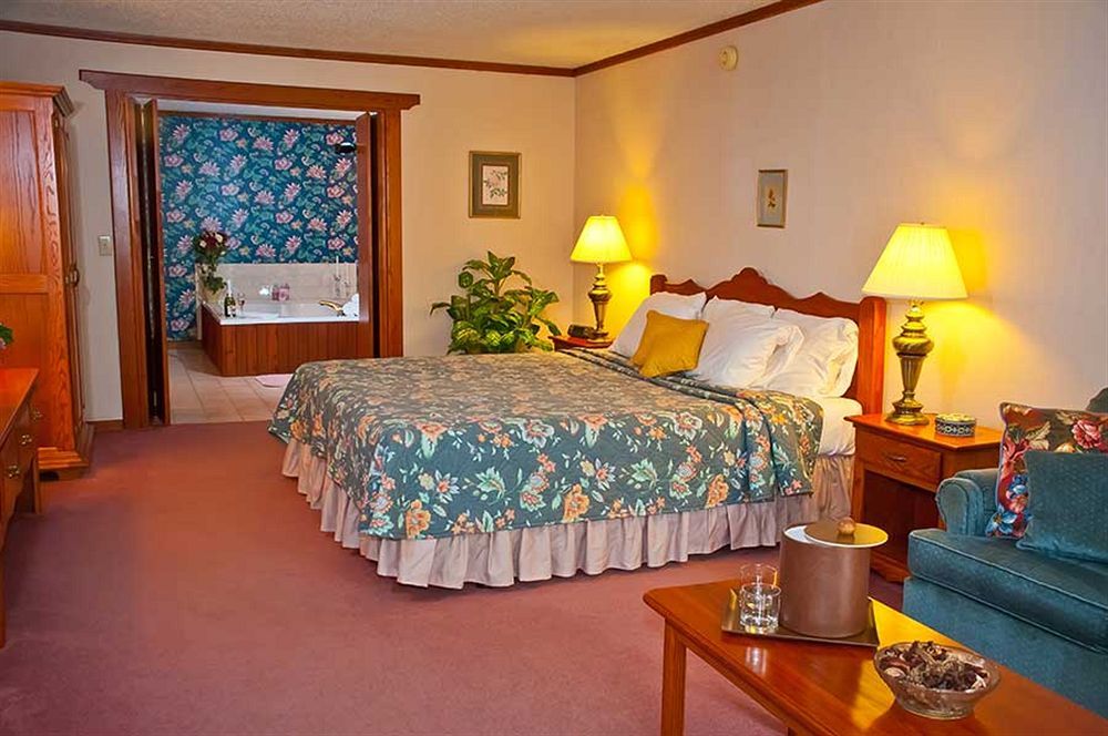Bavarian Inn Motel & Restaurant Eureka Springs Exterior photo